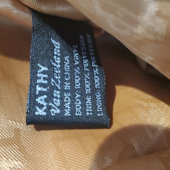 Multi Pocket Tote Handbag from Kathy Van Zealand - Picture 8 of 16